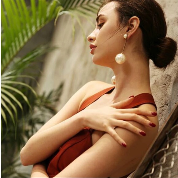 🔴 3/30$ Oversize Pearl Ball Dangle Earrings - Picture 2 of 3